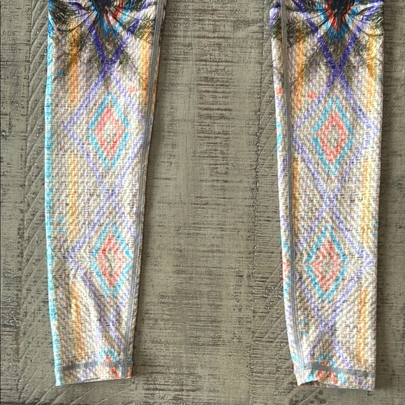 Niyama Sol Black and Gray Leggings with Intricate Patterns - Picture 5 of 8